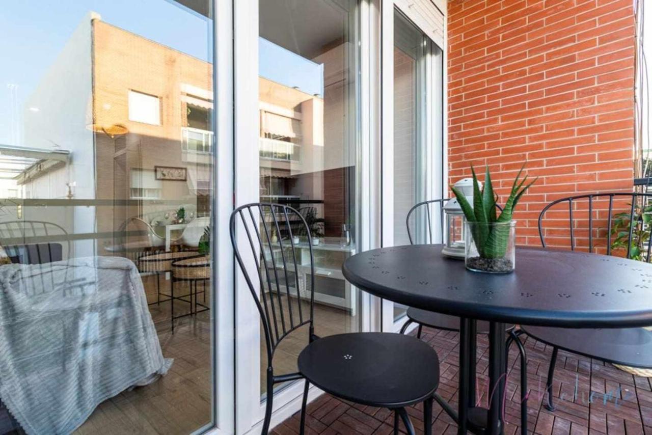2 Apartamento En Estadio Sevilla 6 Plazas 3 Hab Y Metro Bagian luar foto